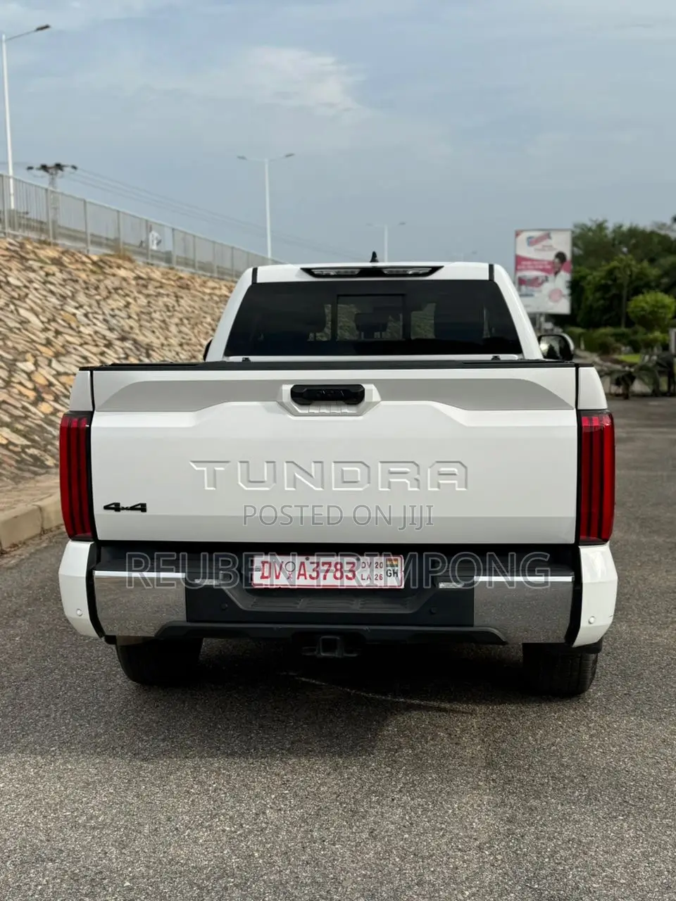 Toyota Tundra SR5 CrewMax 5.5' Bed 2024 White