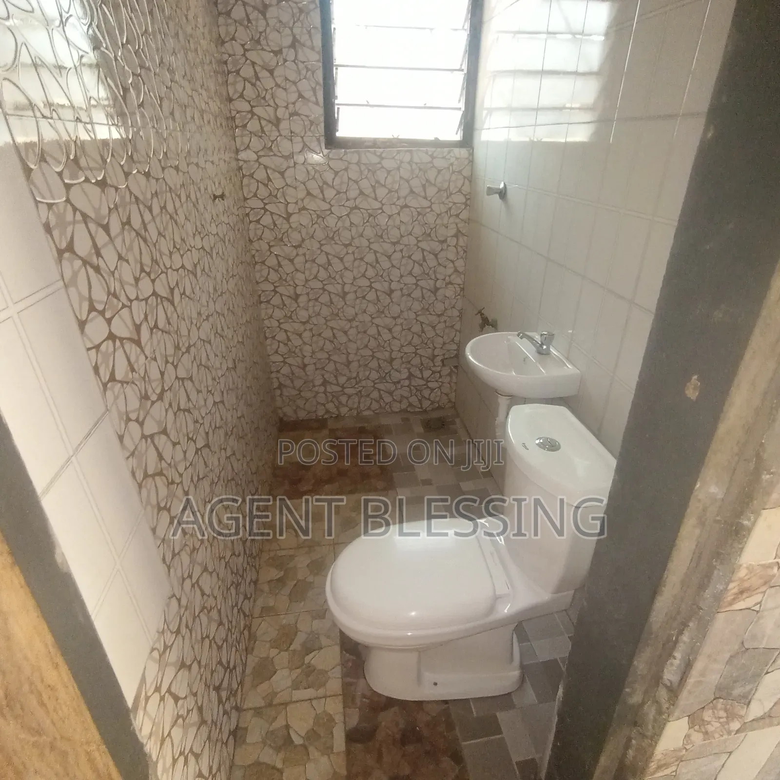 1bdrm Apartment in Golf City, Tema Metropolitan for rent