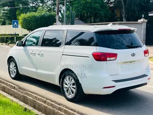 Kia Sedona LX 4dr Minivan (3.3L 6cyl 6A) 2015 White