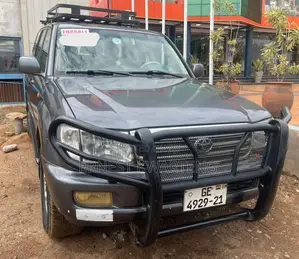 Toyota Land Cruiser 2006 Gray