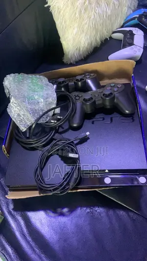 Sony Ps3 With Games(2 Controllers)