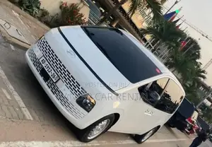 Hyundai Staria 11-Seater for Rent
