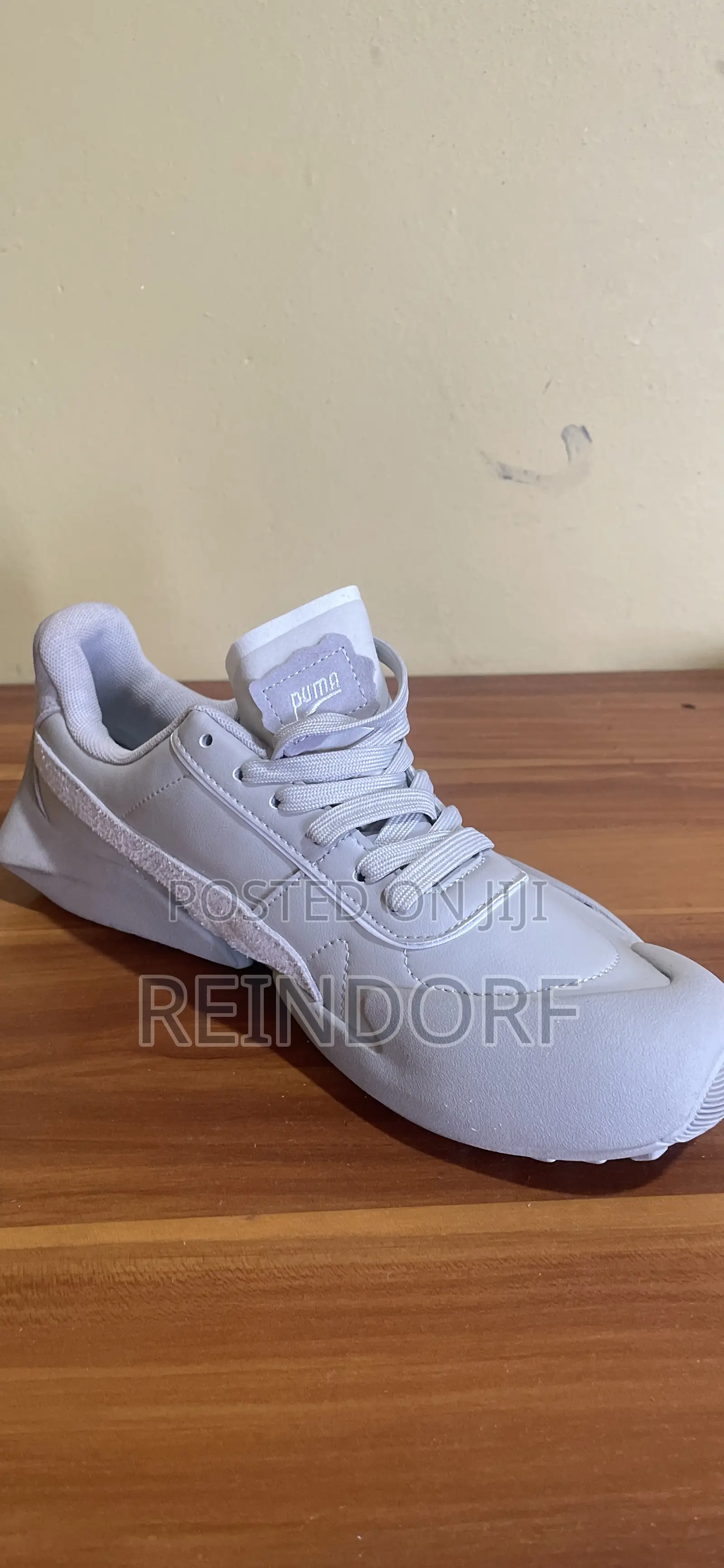 Puma Sneakers