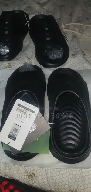 Oraimo Anti-Skid All Black Slippers (Size 42/43/44)