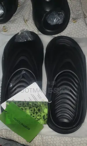 Oraimo Anti-Skid All Black Slippers (Size 42/43/44)