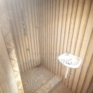 1bdrm Apartment in Golf City, Tema Metropolitan for rent