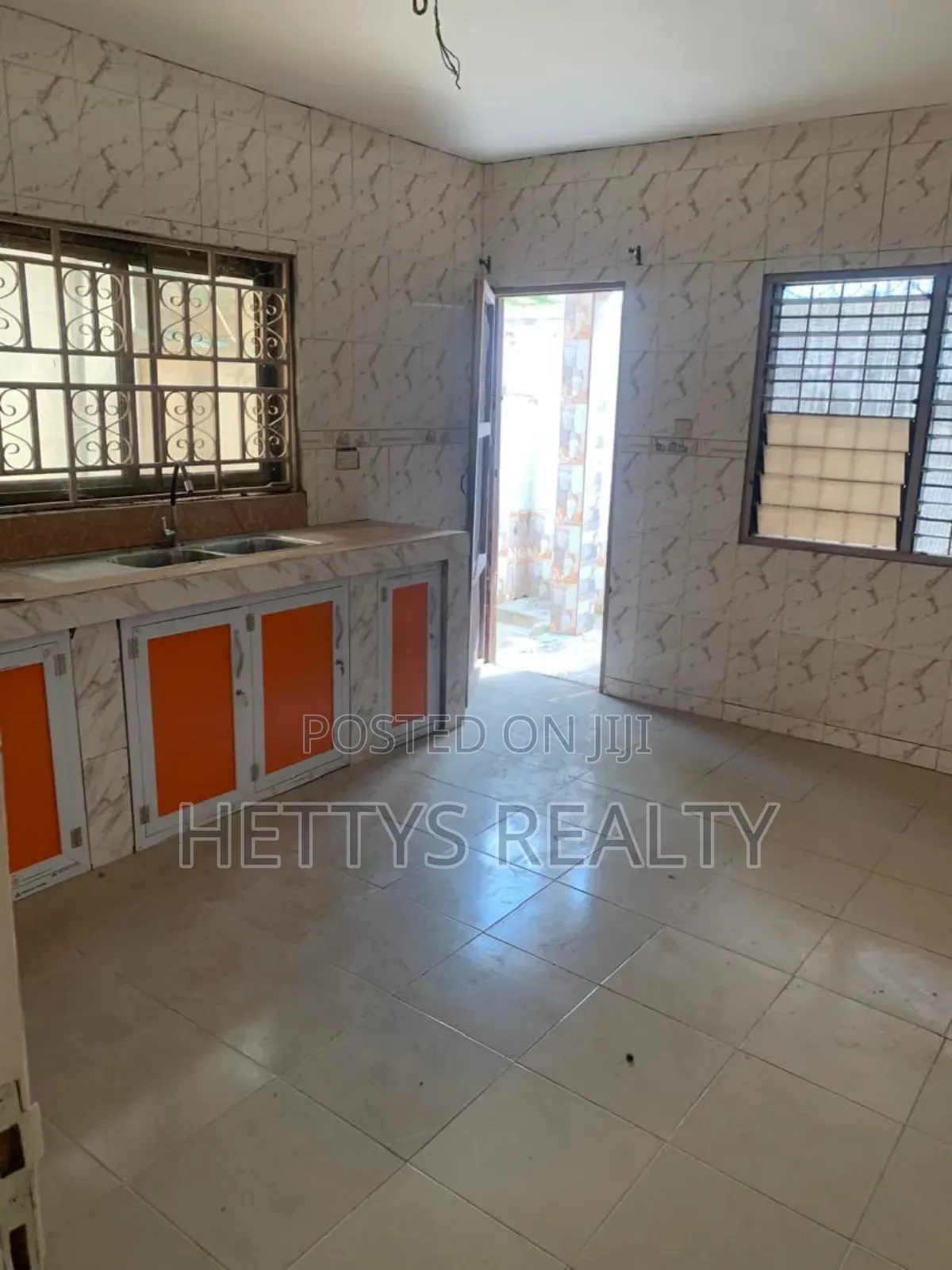 4bdrm Apartment in Adenta for rent