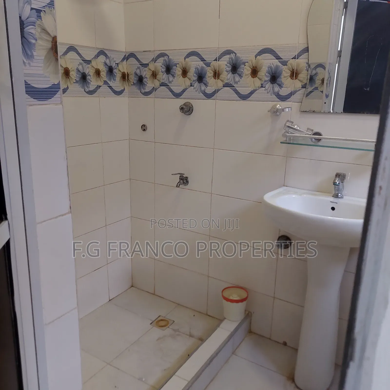 3bdrm House in Kg Franco Properties, Spintex for rent