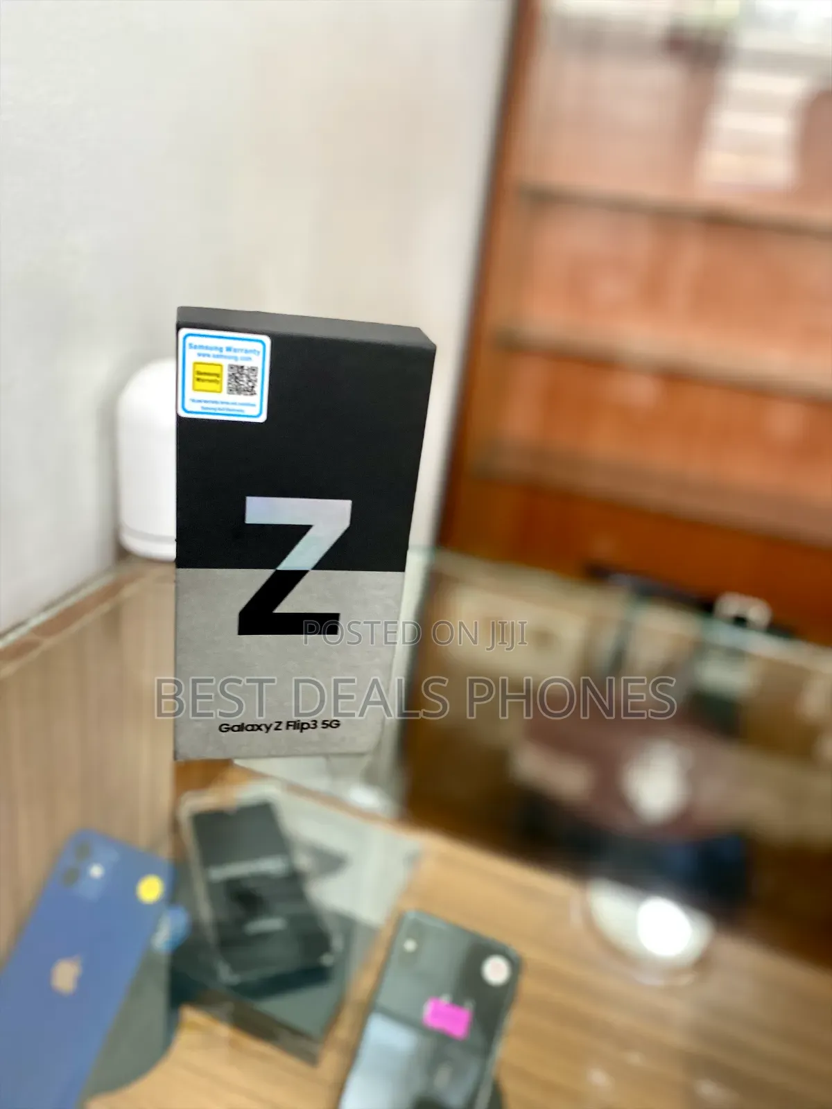 New Samsung Galaxy Z Flip 3 256 GB Gold