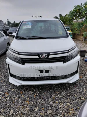Toyota Voxy SV Premium 2014 White