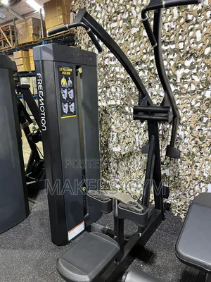 Lat Pull Down Machine (Commercial)