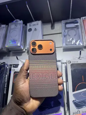17 Pro Max Luxury Case