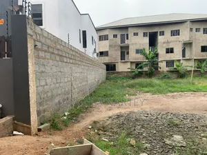 Titled One Plot at Atomic, Close to Pillar 2