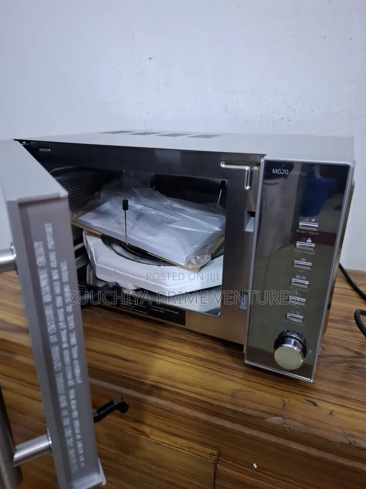 20.L Caso Microwave With Grill From Germany
