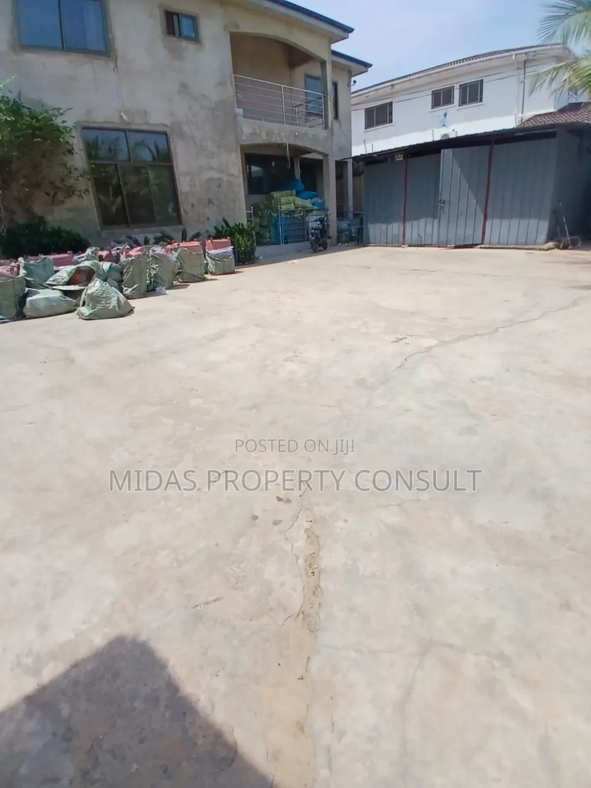 400sqm Warehouse With a 4 Bedroom House for Sale at Spintex