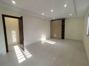 6bdrm Mansion in East Legon for rent