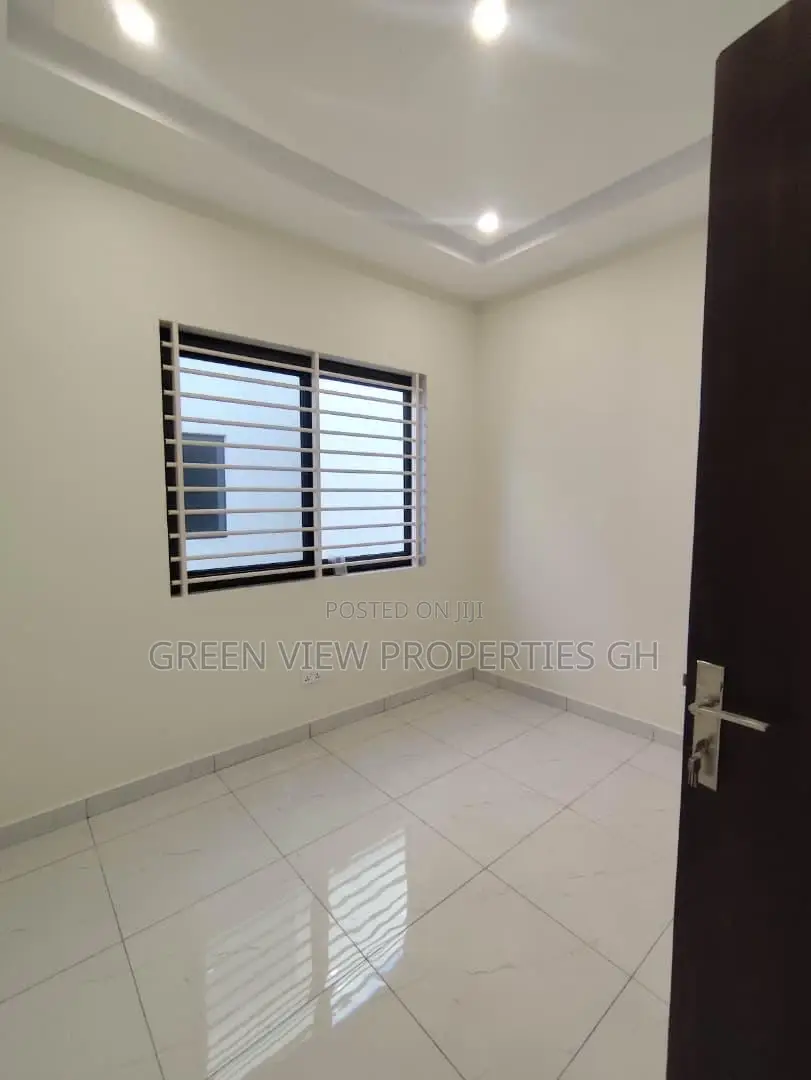 6bdrm Mansion in East Legon for rent