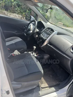 Nissan Versa 1.6 SL 2016 White