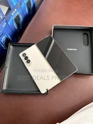 New Samsung Galaxy Z Fold4 256 GB Gray