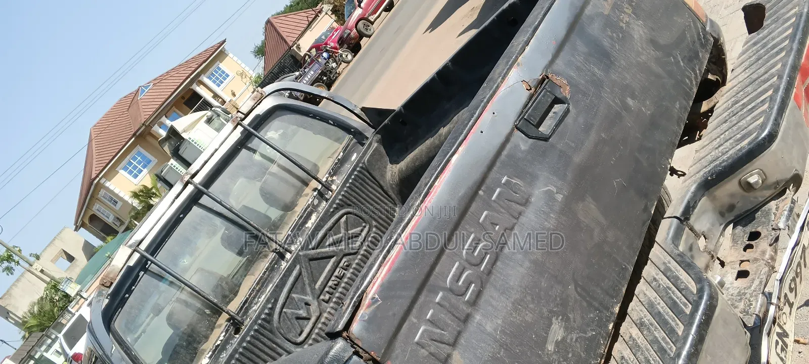 Nissan Hardbody 2005 Gray