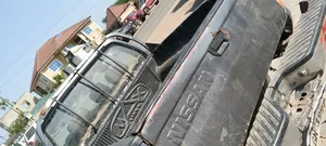 Nissan Hardbody 2005 Gray