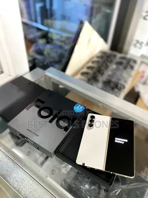 New Samsung Galaxy Z Fold4 256 GB Rose Gold