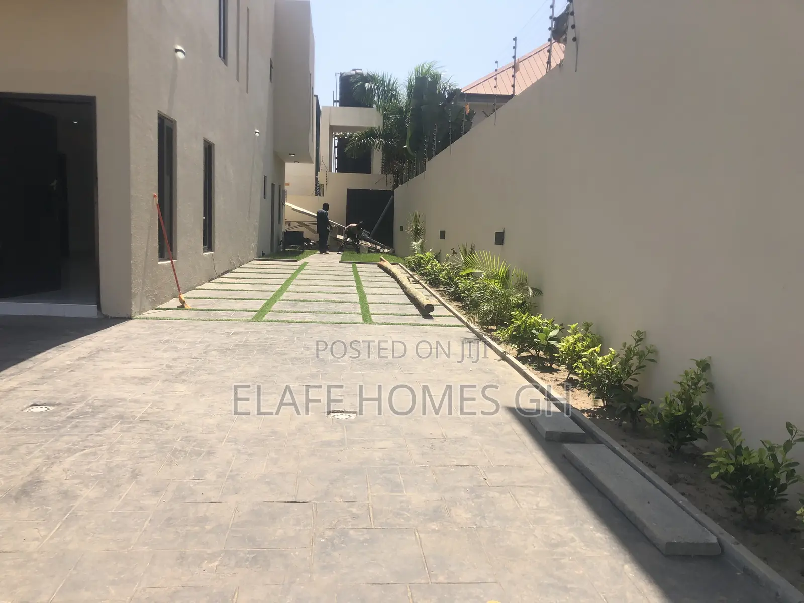 4bdrm Duplex in Elaffhomesgh, East Legon for sale
