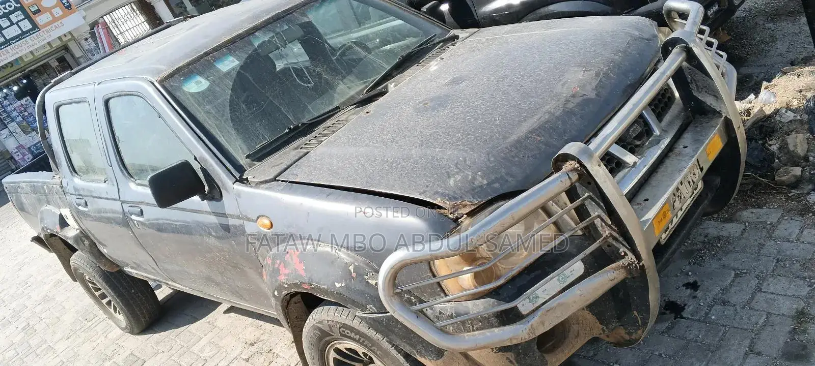 Nissan Hardbody 2005 Gray
