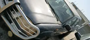 Nissan Hardbody 2005 Gray