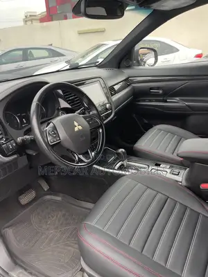 Mitsubishi Outlander 2020 Gray