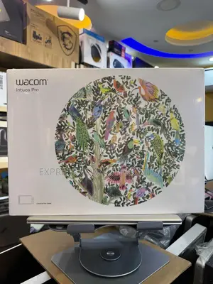 Wacom Intuos Pro Medium Bluetooth Professional Graphic Drawing Tablet