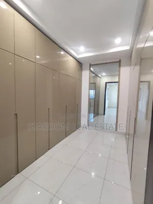 6bdrm Duplex in American House, East Legon for rent
