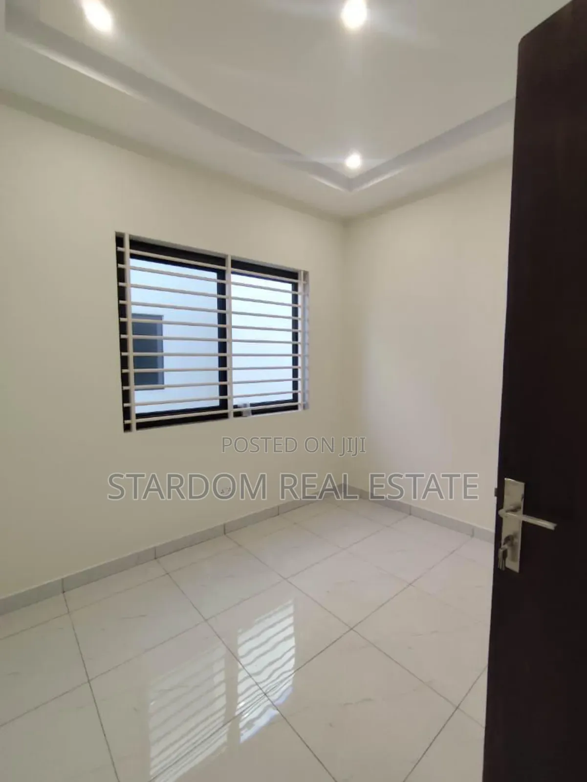 6bdrm Duplex in American House, East Legon for rent