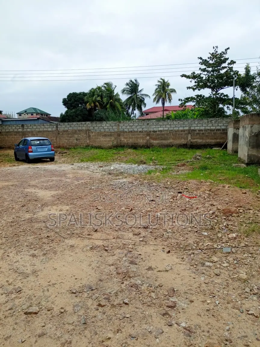 9bdrm Apartment in Sakaman for sale