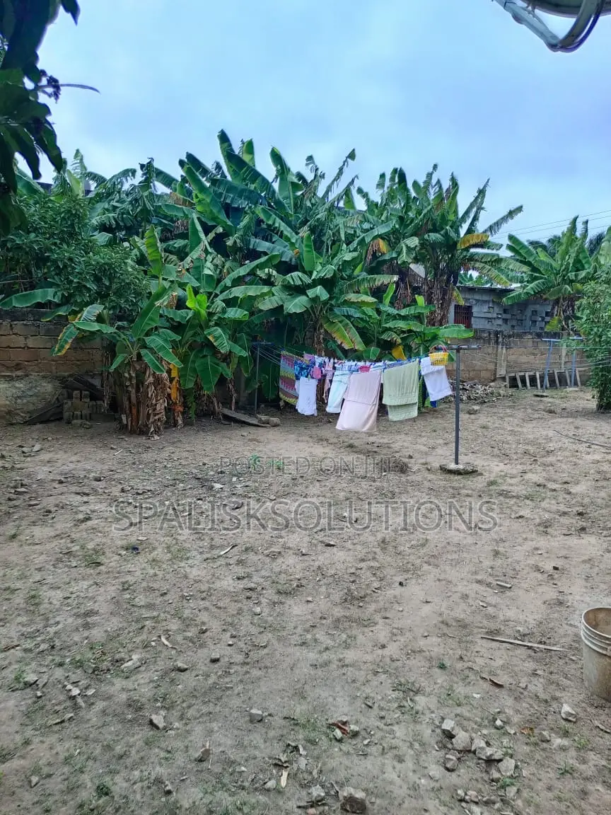 9bdrm Apartment in Sakaman for sale