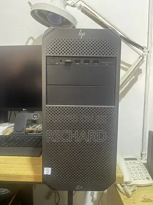 Desktop Computer HP Z4 G4 32GB Intel Xeon SSD 512GB