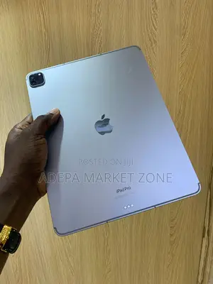 Apple iPad Pro 12.9 (2020) 128 GB Gray