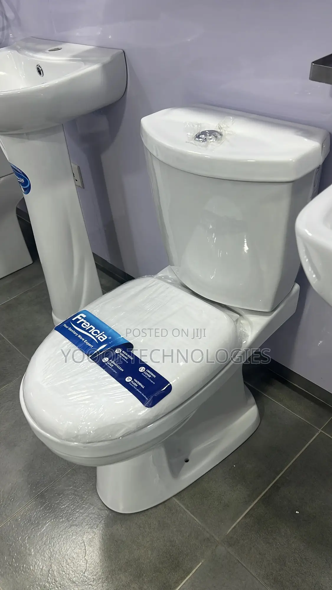 Big Tank Dual Flash Closed Coupled Wc