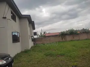 5bdrm Duplex in Accra Metropolitan for sale
