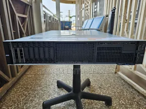 Server Dell PowerEdge R740 32GB Intel Xeon HDD 2T