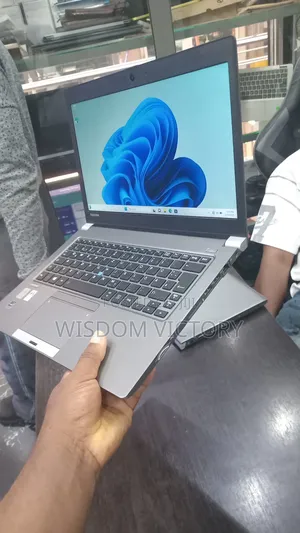 New Laptop Toshiba Portege Z30 16GB Intel Core I7 SSD 256GB