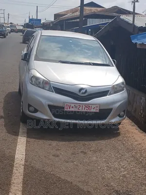 Toyota Vitz 1.3 AWD 5dr 2014 Silver