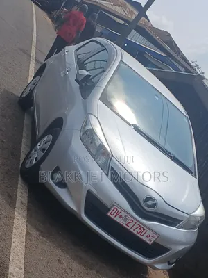 Toyota Vitz 1.3 AWD 5dr 2014 Silver