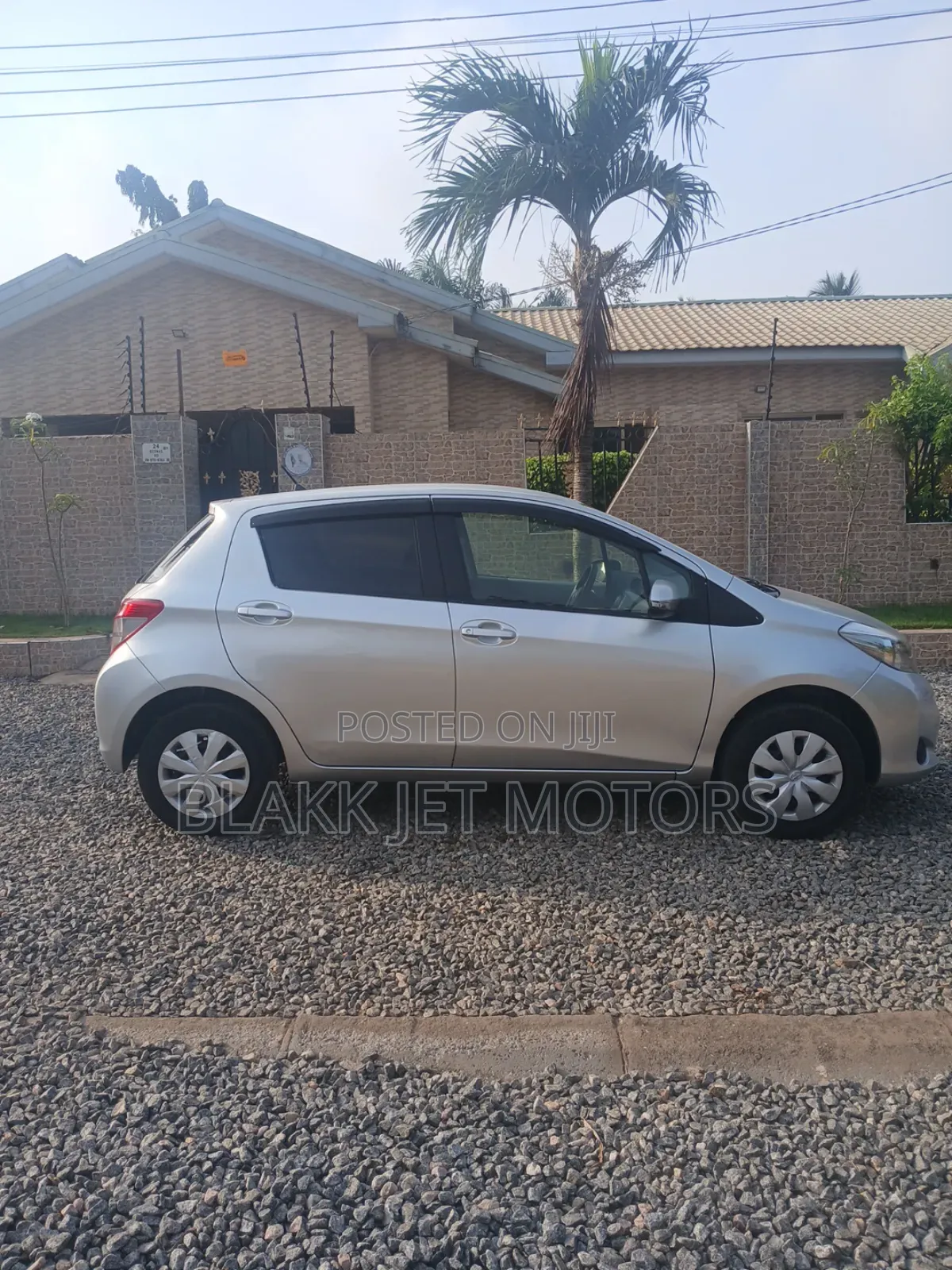 Toyota Vitz 1.3 AWD 5dr 2014 Silver