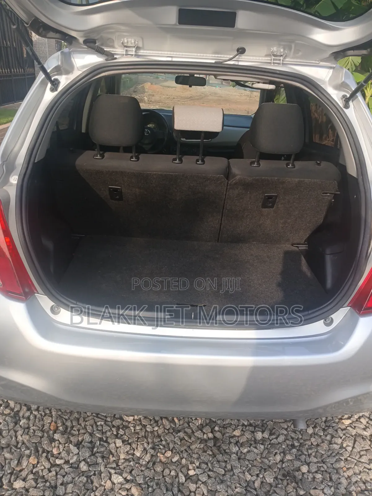 Toyota Vitz 1.3 AWD 5dr 2014 Silver