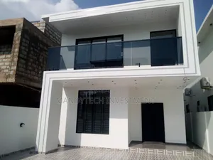 4bdrm Duplex in Lake Side Estate for sale