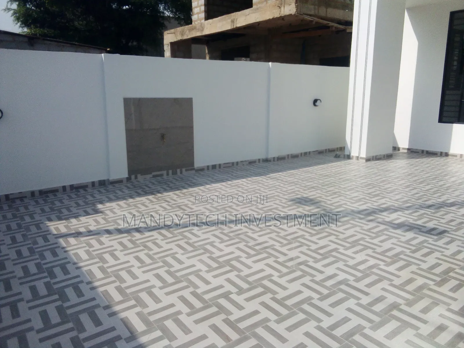 4bdrm Duplex in Lake Side Estate for sale