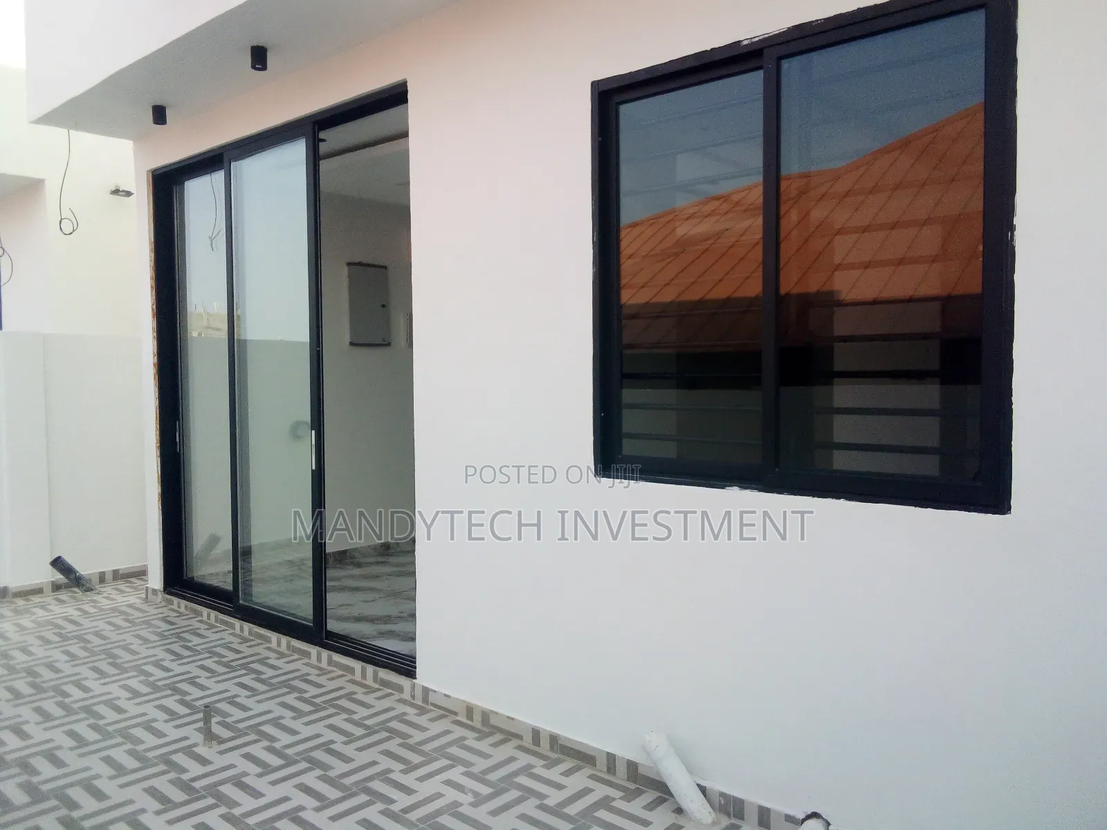 4bdrm Duplex in Lake Side Estate for sale