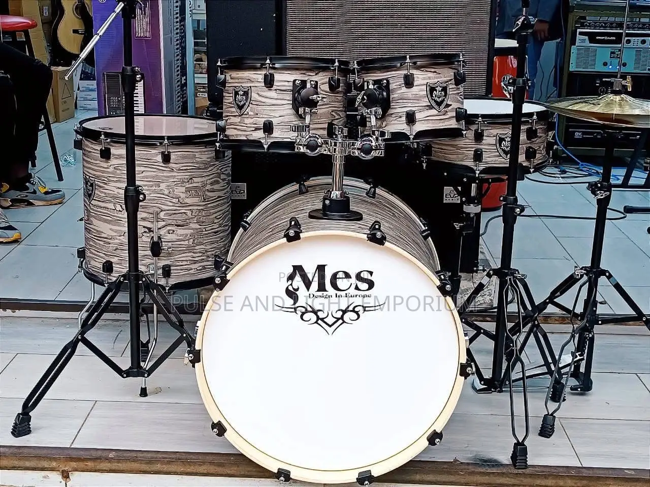 Mes 5-piece Acoustic Drum Set(Designed In Europe)Plus A Wool Carpet