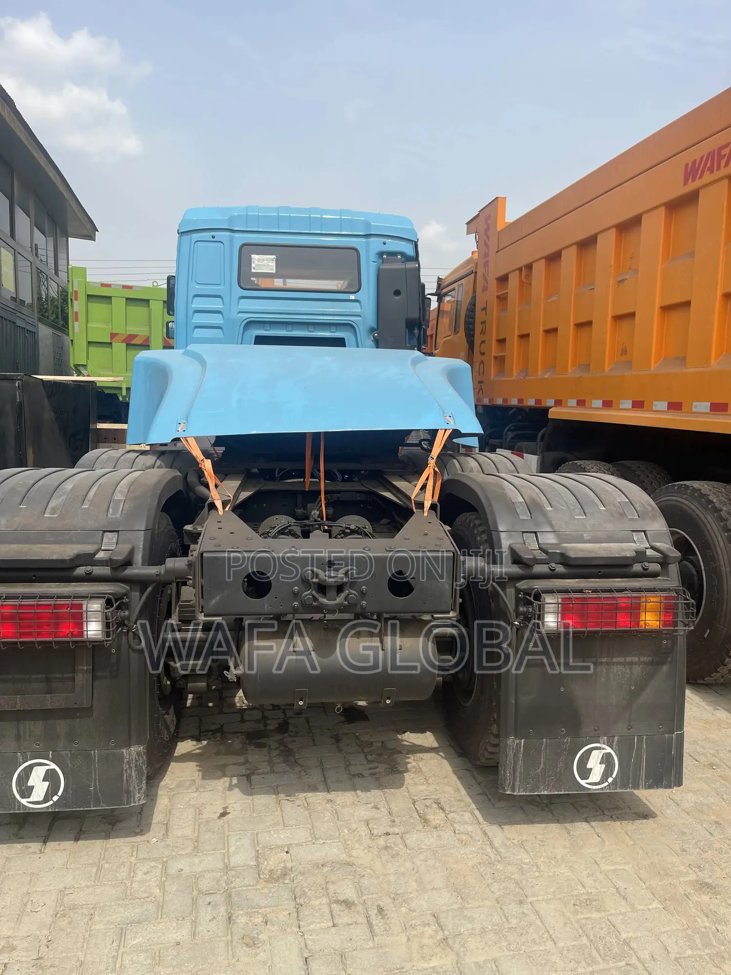 Tractor Head Powered by 420hp Cummins Engine